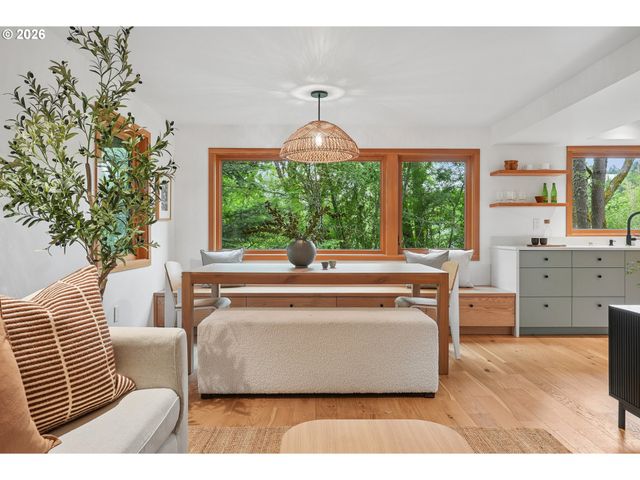 910 Sw CANNING St, Portland, OR 97201