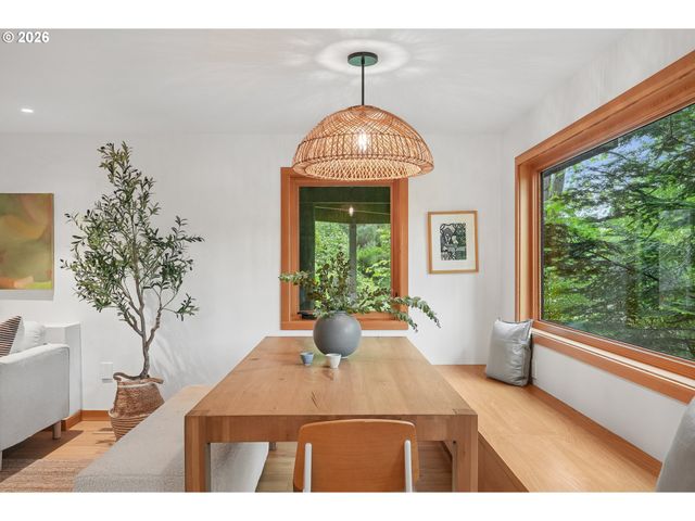 910 Sw CANNING St, Portland, OR 97201