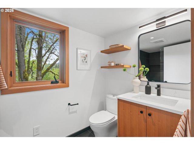 910 Sw CANNING St, Portland, OR 97201