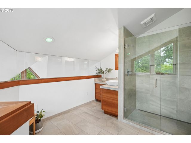 910 Sw CANNING St, Portland, OR 97201