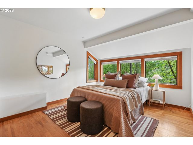 910 Sw CANNING St, Portland, OR 97201