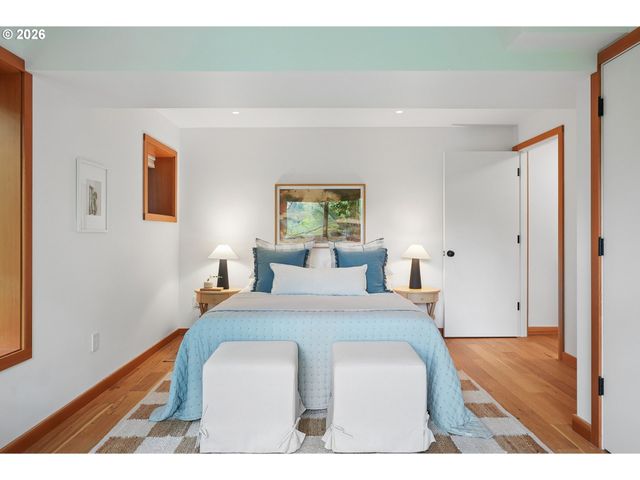 910 Sw CANNING St, Portland, OR 97201