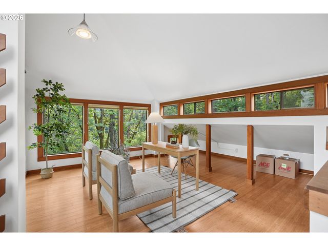 910 Sw CANNING St, Portland, OR 97201