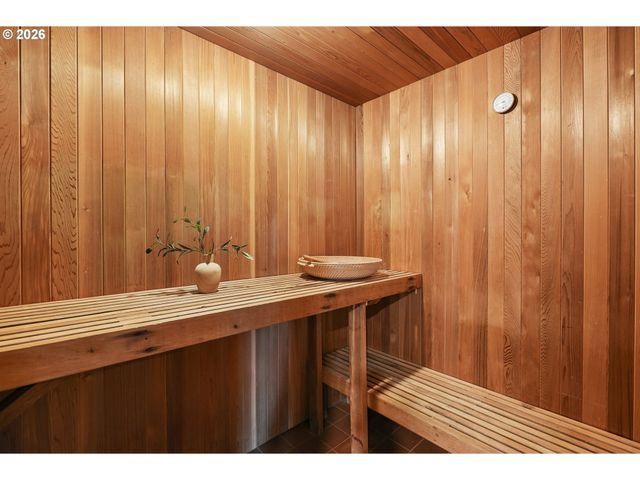 910 Sw CANNING St, Portland, OR 97201