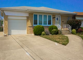 7632 W Norridge Street, Harwood Heights, IL 60706