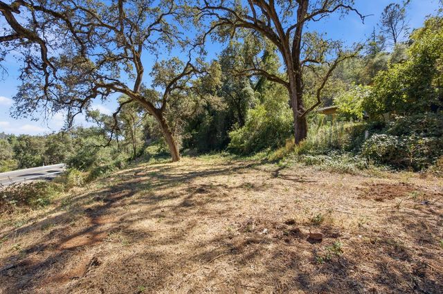 10019 Ladybird Dr, Grass Valley, CA 95949