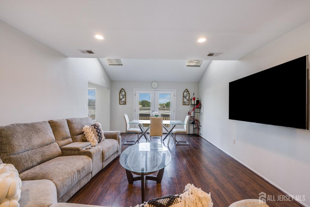 116 Peach Street, Avenel, NJ 07001