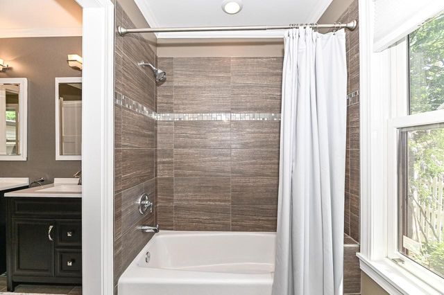 510 Franklin AVENUE, Lake Geneva, WI 53147