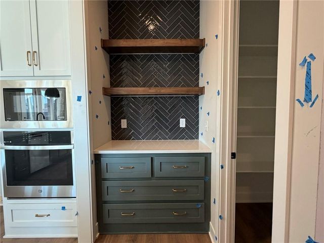 1601 SW Arbor Park Drive, Lee's Summit, MO 64082