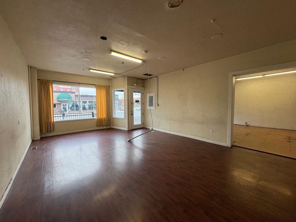 305 W 2nd Ave, Spokane, WA 99201