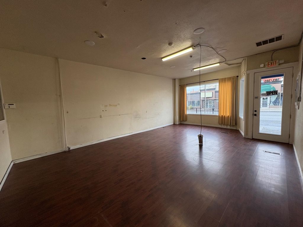 305 W 2nd Ave, Spokane, WA 99201 photo 2