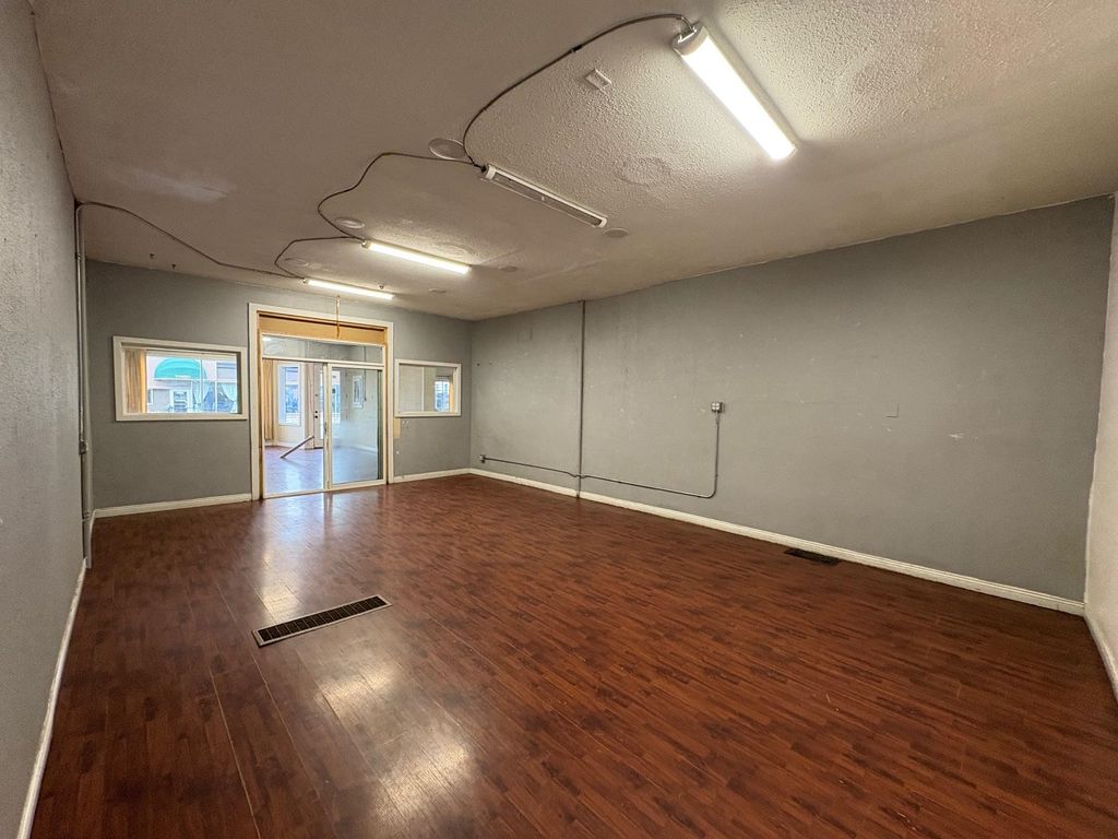 305 W 2nd Ave, Spokane, WA 99201 photo 3