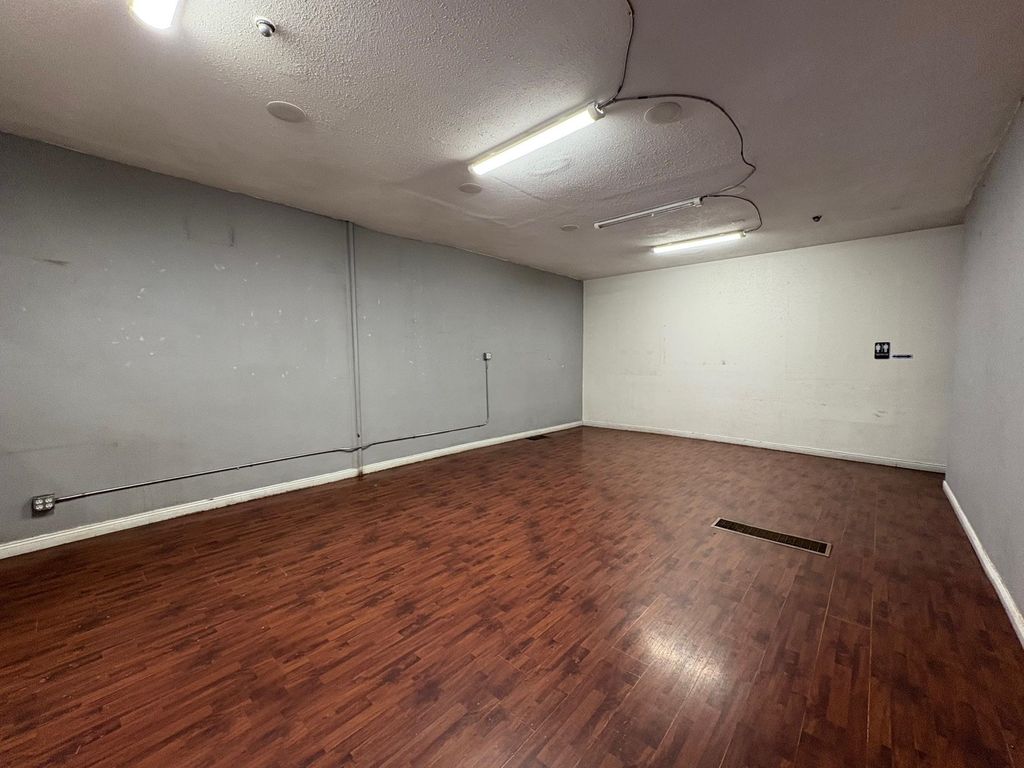 305 W 2nd Ave, Spokane, WA 99201 photo 4