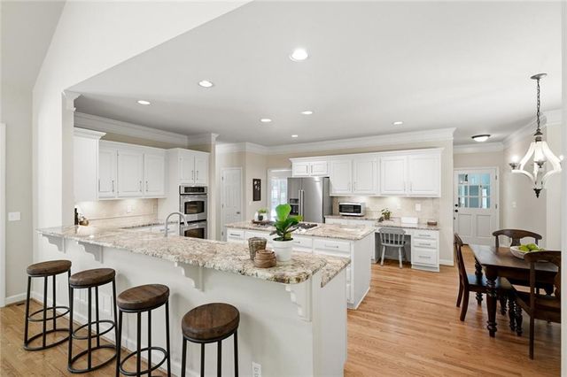 6530 Calamar Drive, Cumming, GA 30040