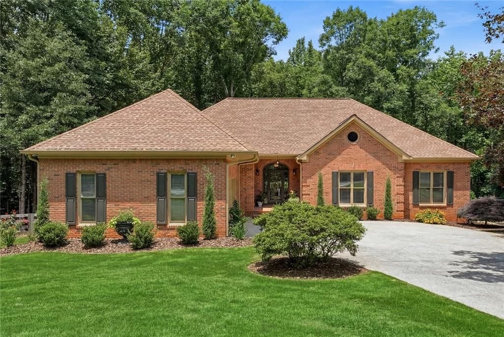 6530 Calamar Drive, Cumming, GA 30040
