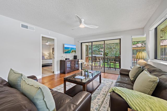 130 Brackenwood Road, Palm Beach Gardens, FL 33418