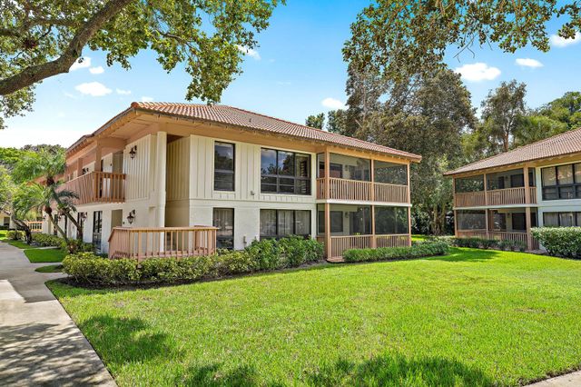 130 Brackenwood Road, Palm Beach Gardens, FL 33418
