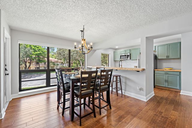 130 Brackenwood Road, Palm Beach Gardens, FL 33418