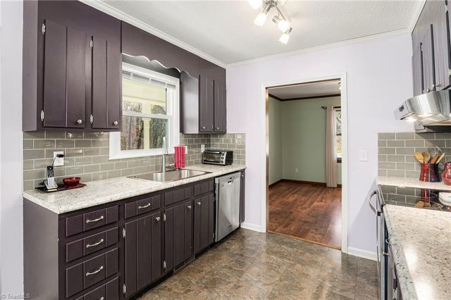 195 Winddrift Street, Winston-salem, NC 27107