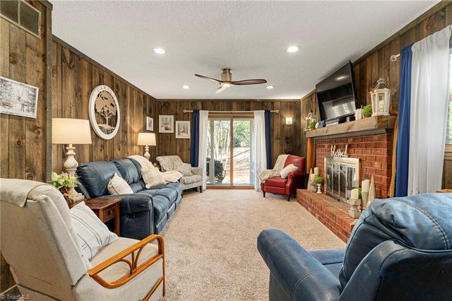 195 Winddrift Street, Winston-salem, NC 27107