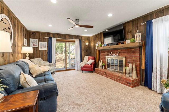 195 Winddrift Street, Winston-salem, NC 27107