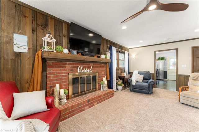 195 Winddrift Street, Winston-salem, NC 27107