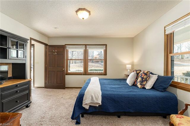 195 Winddrift Street, Winston-salem, NC 27107