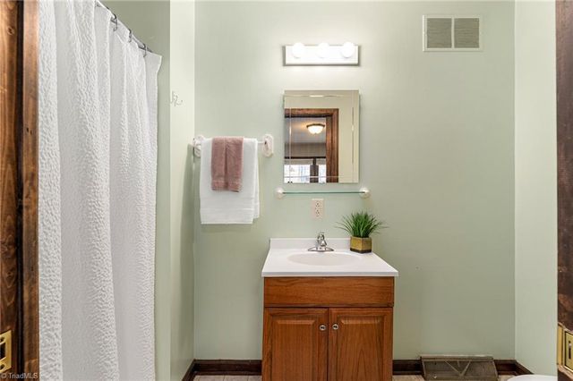 195 Winddrift Street, Winston-salem, NC 27107