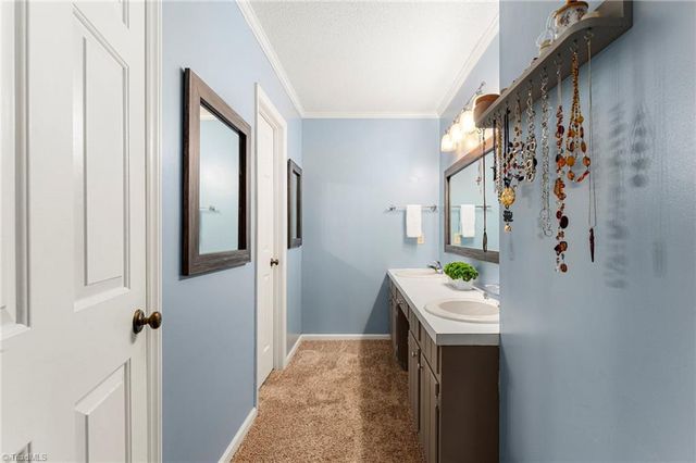 195 Winddrift Street, Winston-salem, NC 27107