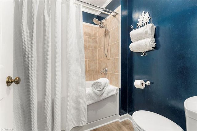 195 Winddrift Street, Winston-salem, NC 27107