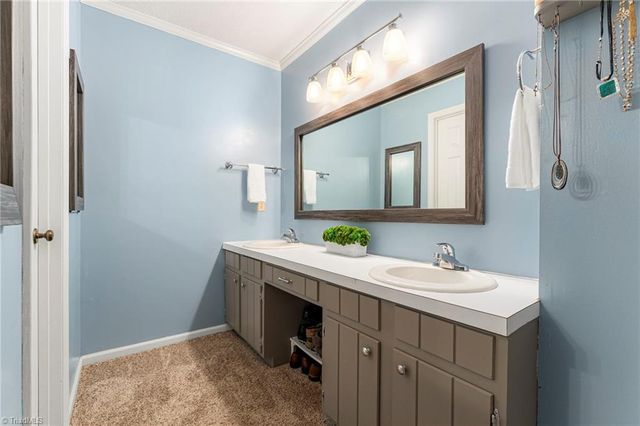 195 Winddrift Street, Winston-salem, NC 27107