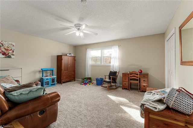 195 Winddrift Street, Winston-salem, NC 27107