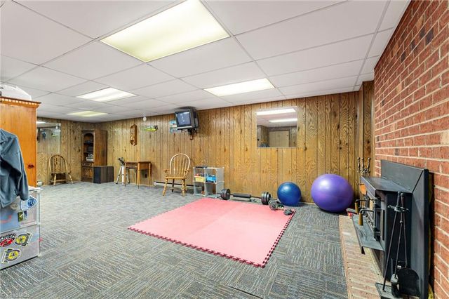 195 Winddrift Street, Winston-salem, NC 27107