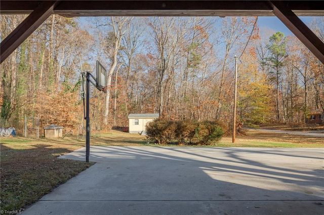 195 Winddrift Street, Winston-salem, NC 27107