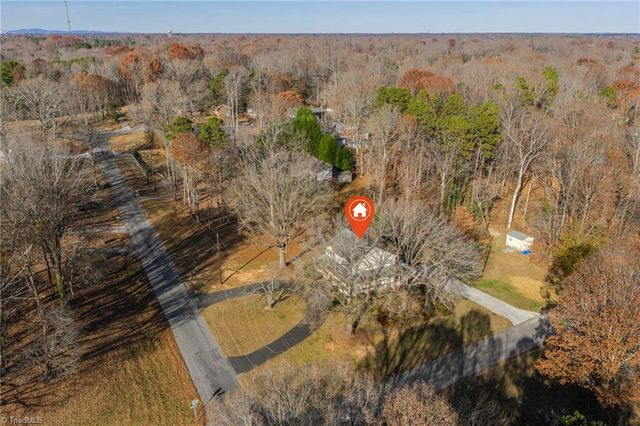 195 Winddrift Street, Winston-salem, NC 27107