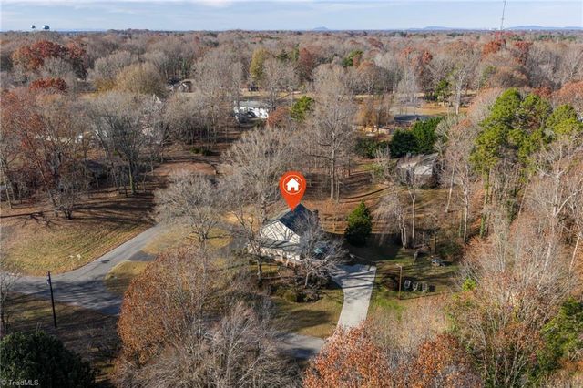 195 Winddrift Street, Winston-salem, NC 27107