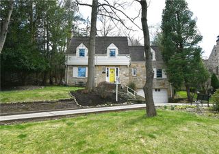 413 Morrison Dr, Mt Lebanon, PA 15216