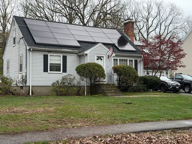 114 Parish Rd, Needham, MA 02494