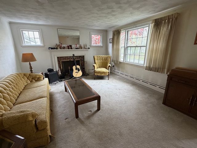 114 Parish Rd, Needham, MA 02494