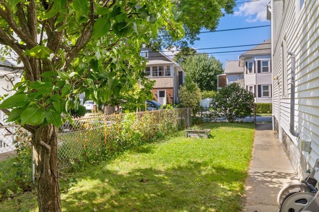 13 Rawson Rd 13, Arlington, MA 02474