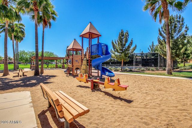 4674 E MAPLEWOOD Street, Gilbert, AZ 85297