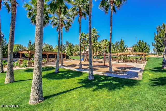 4674 E MAPLEWOOD Street, Gilbert, AZ 85297