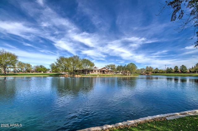 4674 E MAPLEWOOD Street, Gilbert, AZ 85297