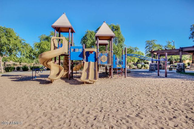 4674 E MAPLEWOOD Street, Gilbert, AZ 85297