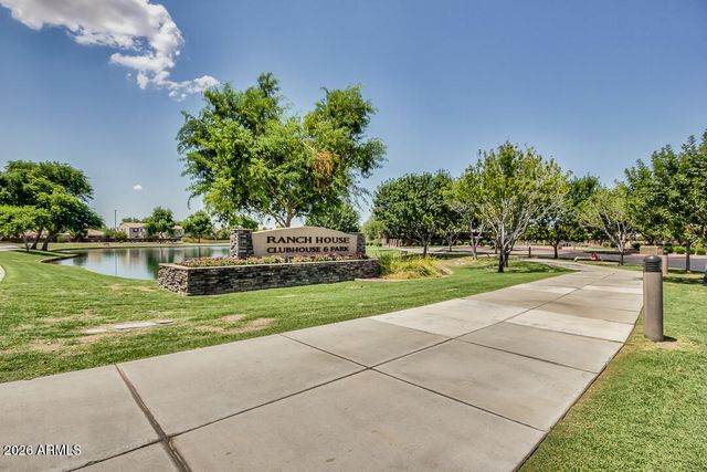 4674 E MAPLEWOOD Street, Gilbert, AZ 85297