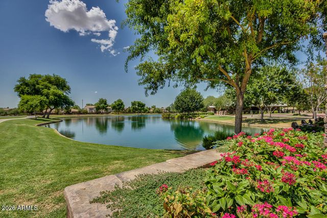 4674 E MAPLEWOOD Street, Gilbert, AZ 85297