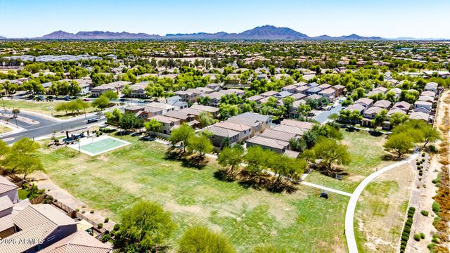 4674 E MAPLEWOOD Street, Gilbert, AZ 85297