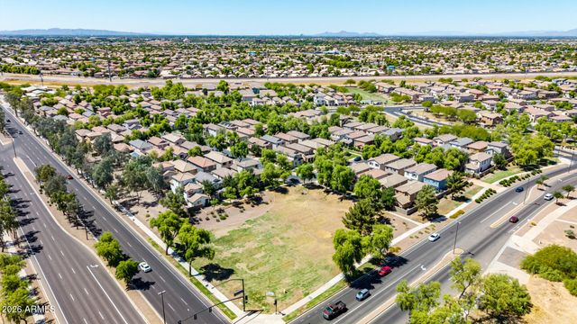 4674 E MAPLEWOOD Street, Gilbert, AZ 85297