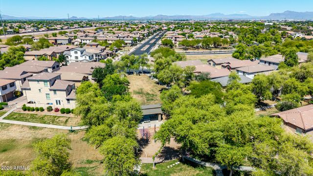 4674 E MAPLEWOOD Street, Gilbert, AZ 85297