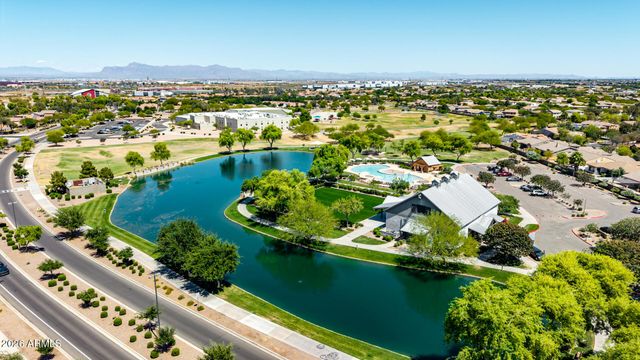 4674 E MAPLEWOOD Street, Gilbert, AZ 85297